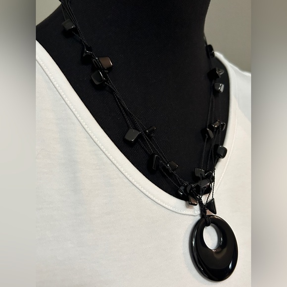 Handmade Black Beaded Pendant Necklace NEW - Picture 6 of 12